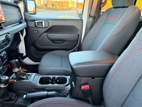 New 2026 Jeep Wrangler Unlimited Rubicon image 24