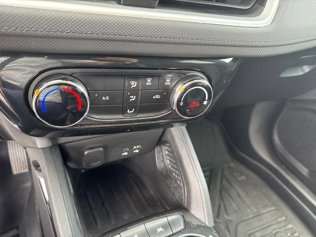 Used 2024 Chevrolet TrailBlazer LT w/ Driver Confidence Package FWD image 22