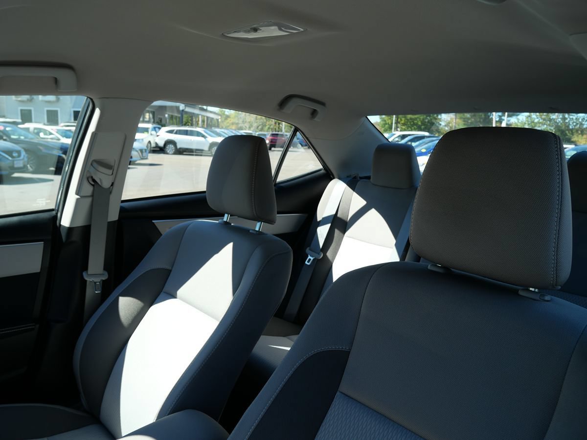 Used 2018 Toyota Corolla LE FWD image 11