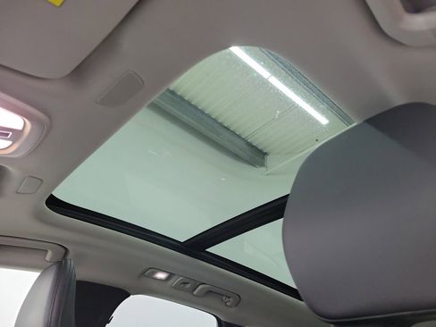 Used 2025 Volvo XC60 B5 Core image 19