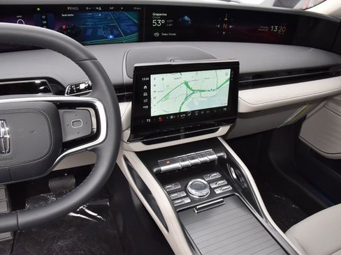 New 2026 Lincoln Nautilus Premier image 27