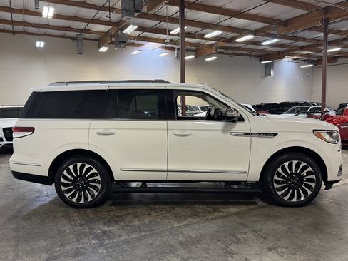 Used 2022 Lincoln Navigator Black Label AWD/4WD image 8