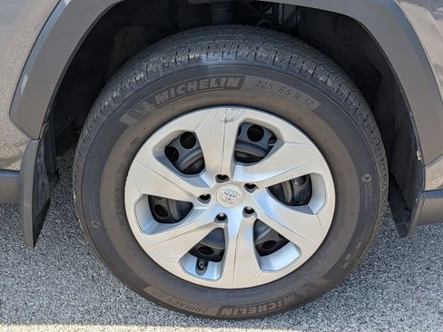 Used 2025 Toyota RAV4 LE AWD/4WD image 14