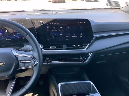 Used 2025 Chevrolet Equinox LT FWD image 6