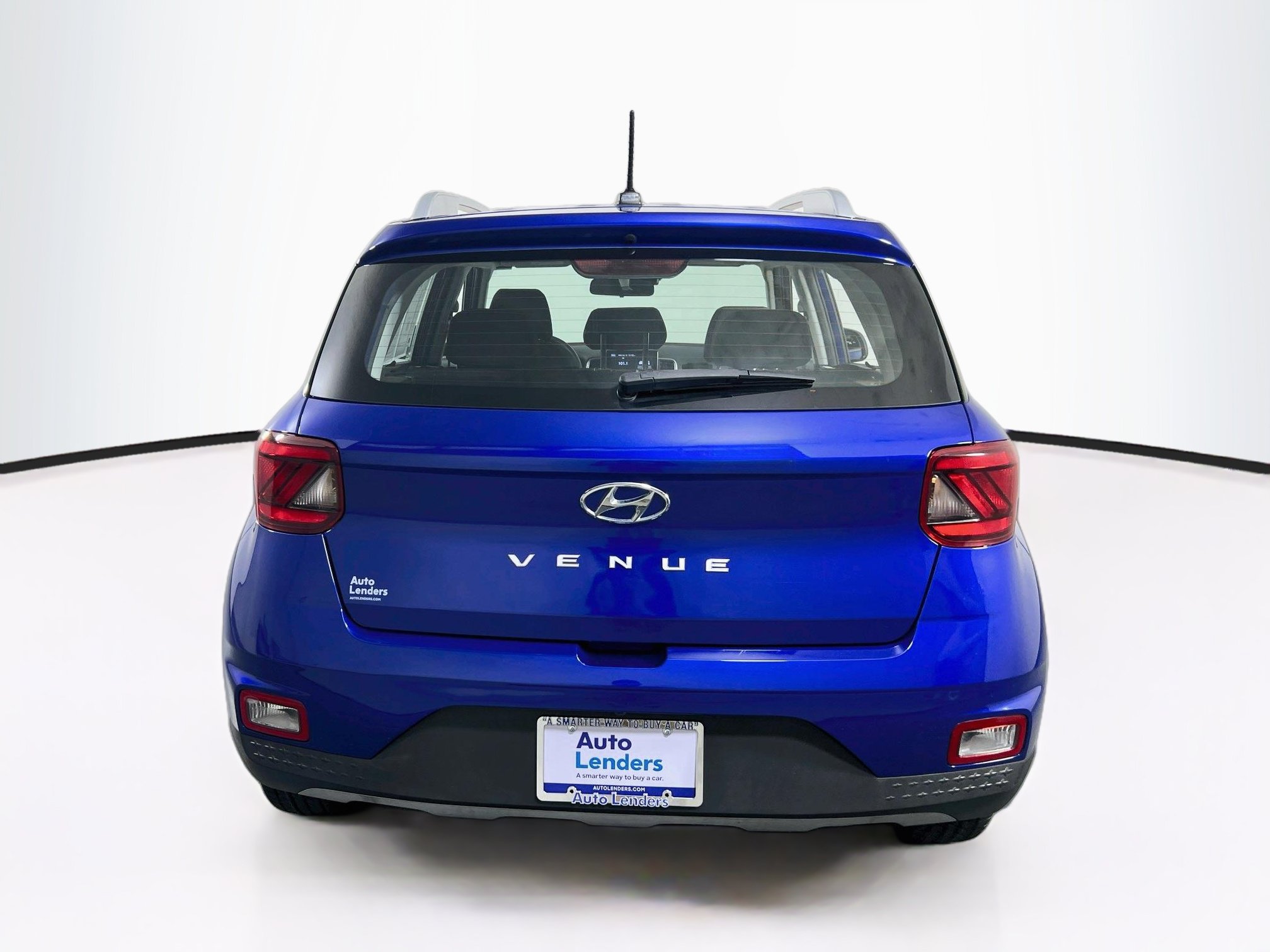 Used 2023 Hyundai Venue SEL FWD image 6