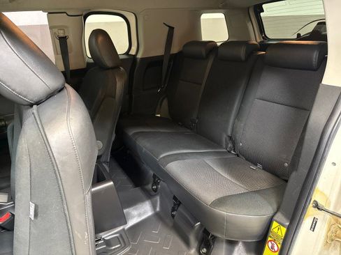 Used 2010 Toyota FJ Cruiser 4WD image 34