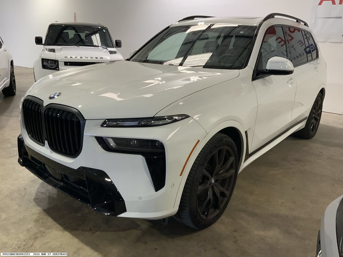 Used 2024 BMW X7 xDrive40i w/ M Sport Package AWD/4WD image 4