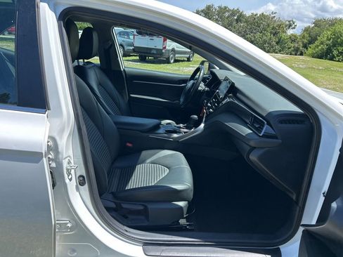 Used 2023 Toyota Camry SE image 34