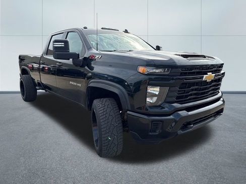 Used 2024 Chevrolet Silverado 2500 Custom w/ Custom Value Package AWD/4WD image 9