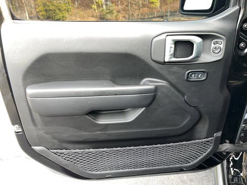 Used 2023 Jeep Gladiator Rubicon w/ Trailer Tow Package image 14