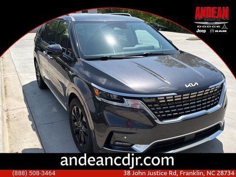 Used 2022 Kia Carnival SX FWD image 1