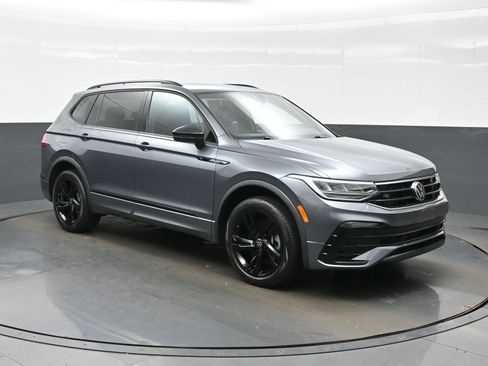 Used 2023 Volkswagen Tiguan SE R-Line AWD/4WD image 8