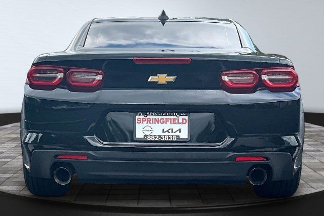 Used 2021 Chevrolet Camaro LT RWD image 5