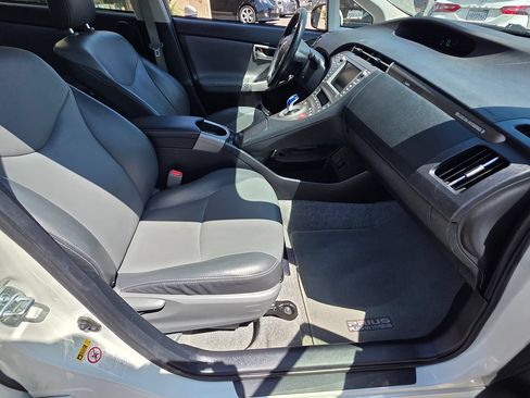Used 2014 Toyota Prius Prime Advanced FWD image 15