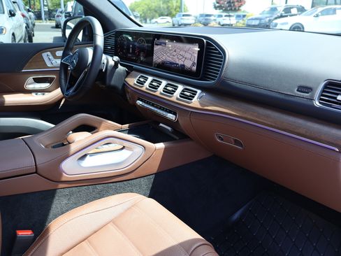 Used 2025 Mercedes-Benz GLE 350 4MATIC image 29