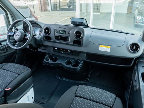 New 2026 Mercedes-Benz Sprinter 2500 image 15