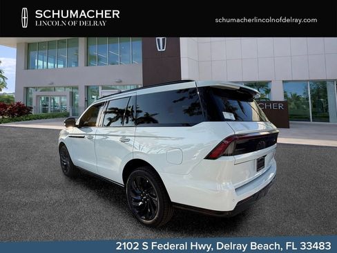 New 2026 Lincoln Navigator Reserve w/ Jet Appearance Package AWD/4WD image 5