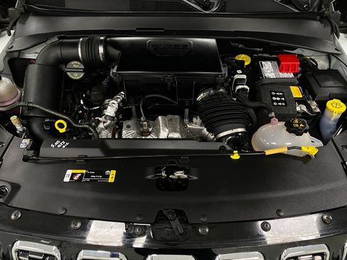 Used 2025 Jeep Compass Limited image 11