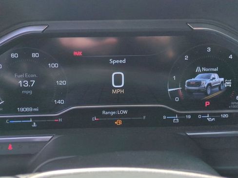 Used 2025 GMC Sierra 1500 AT4 w/ AT4 Premium Package image 19