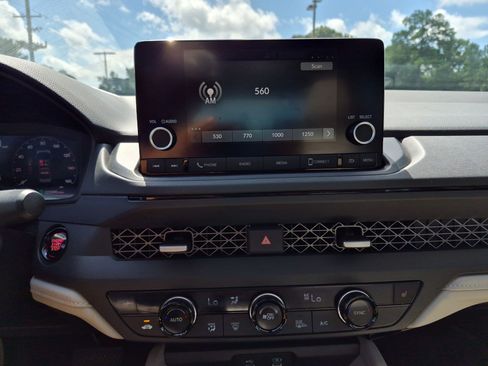 Used 2025 Honda Accord SE image 14