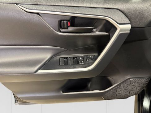 Used 2025 Toyota RAV4 LE image 11