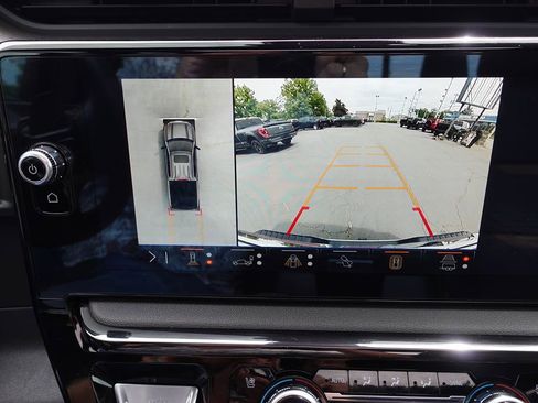Used 2025 GMC Sierra 1500 AT4 w/ Technology Package AWD/4WD image 54