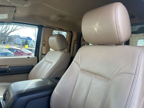 Used 2015 Ford F250 Lariat w/ Chrome Package image 11