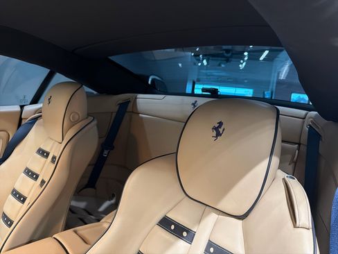 Used 2013 Ferrari California image 19