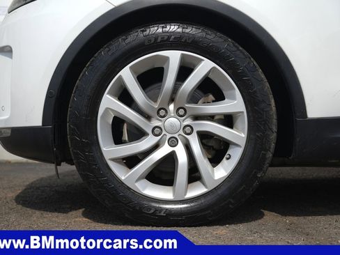 Used 2019 Land Rover Discovery HSE image 13