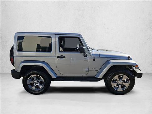 Used 2018 Jeep Wrangler Sahara w/ Connectivity Group AWD/4WD image 4