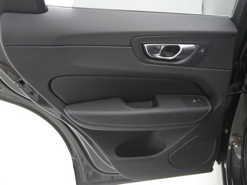 Certified 2023 Volvo XC60 B5 Ultimate AWD/4WD image 18