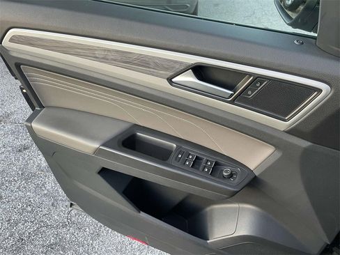 Used 2022 Volkswagen Atlas Cross Sport SE image 21