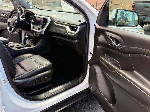 Used 2019 GMC Acadia SLT AWD/4WD image 17