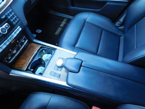 Used 2014 Mercedes-Benz E 350 4MATIC Sedan image 33