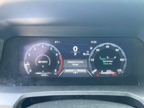 Used 2025 Toyota Tacoma TRD Sport AWD/4WD image 4