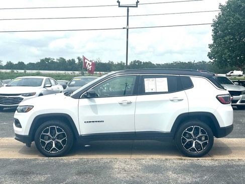 Used 2025 Jeep Compass Limited AWD/4WD image 12