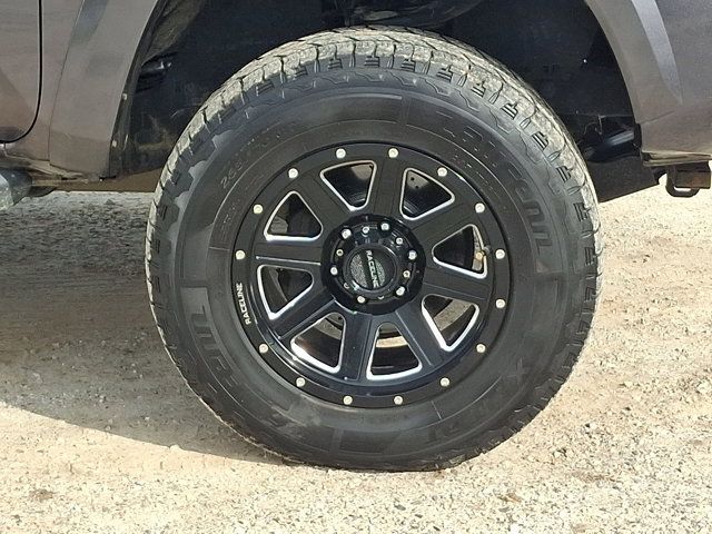 Used 2018 Toyota Tacoma TRD Sport AWD/4WD image 27