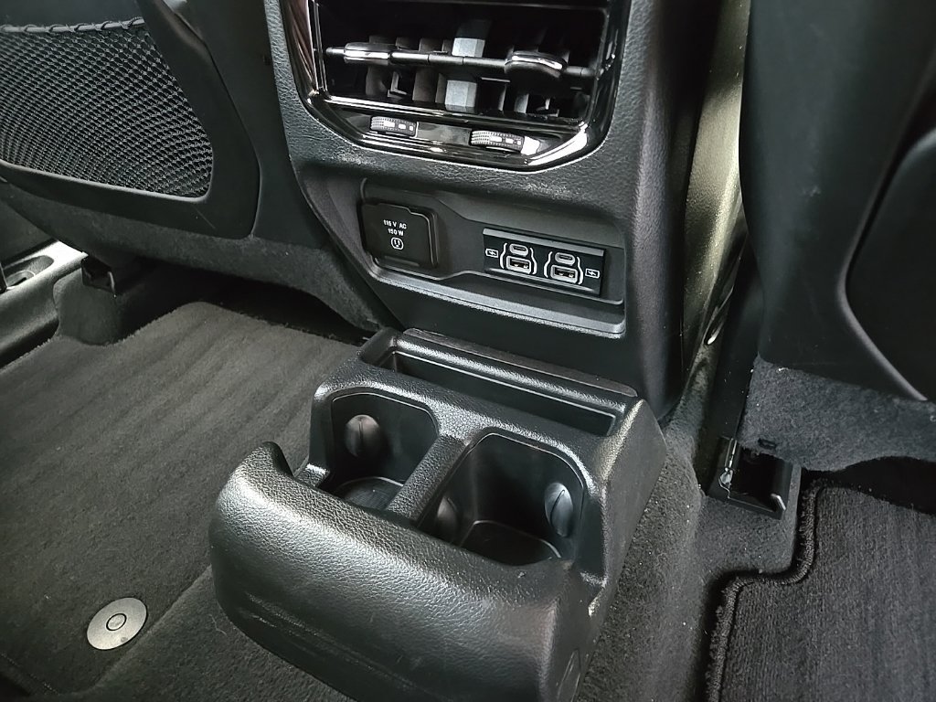 Used 2024 Jeep Grand Cherokee L Altitude AWD/4WD image 29