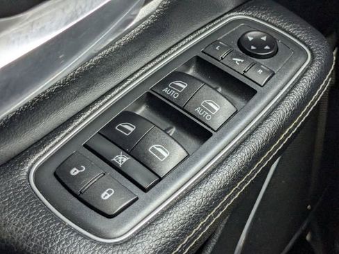 Used 2020 RAM 1500 Laramie RWD image 33