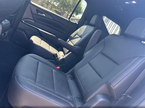 Used 2026 Chevrolet Traverse LT AWD/4WD image 12