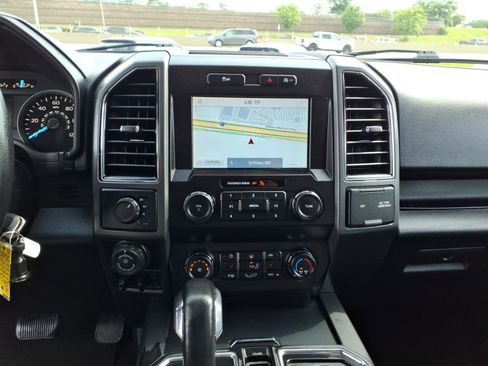 Used 2020 Ford F150 XLT w/ Equipment Group 302A Luxury AWD/4WD image 9