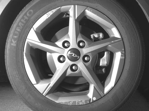 Used 2025 Kia K4 LXS image 13