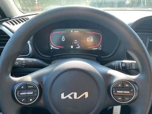 Used 2025 Kia Soul LX w/ LX Technology Package image 25