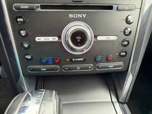 Used 2018 Ford Explorer Limited w/ Equipment Group 301A AWD/4WD image 28