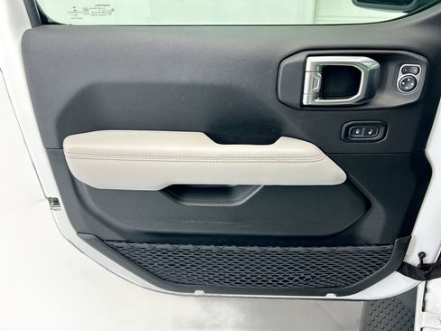 Used 2023 Jeep Wrangler Altitude image 23