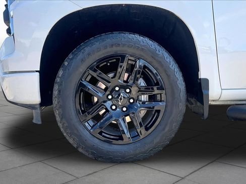 Used 2024 Chevrolet Silverado 1500 Custom w/ Turbomax Blackout Package RWD image 11