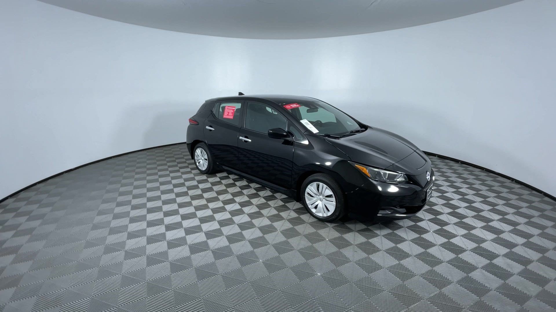 Certified 2025 Nissan Leaf S FWD image 2