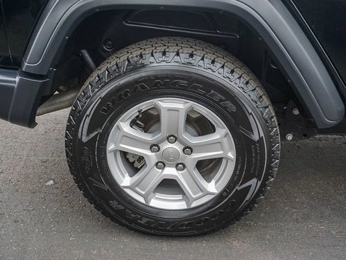 Used 2018 Jeep Wrangler Unlimited Rubicon AWD/4WD image 9