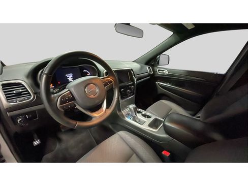 Used 2019 Jeep Grand Cherokee Laredo image 10