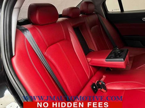 Used 2020 Alfa Romeo Giulia Ti w/ Active Blind Spot Package AWD/4WD image 19